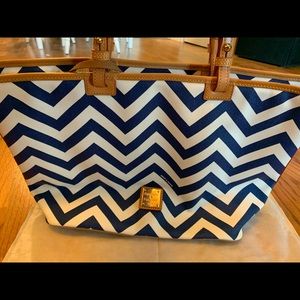 Navy blue & white chevron Dooney & Bourke handbag
